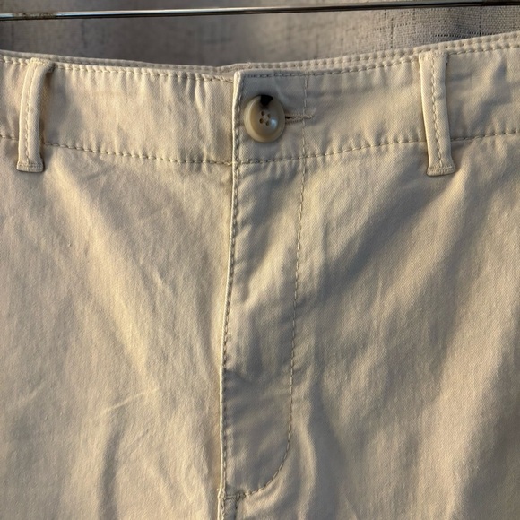 Loft The Washed Twill Short. Size 6. Cream. 4 pockets. - Picture 5 of 5